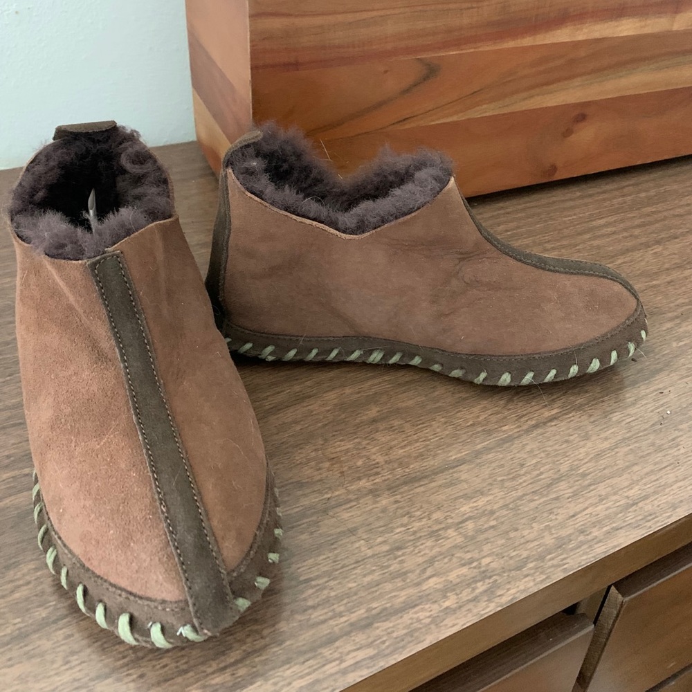 Cabela’s genuine shearling slippers